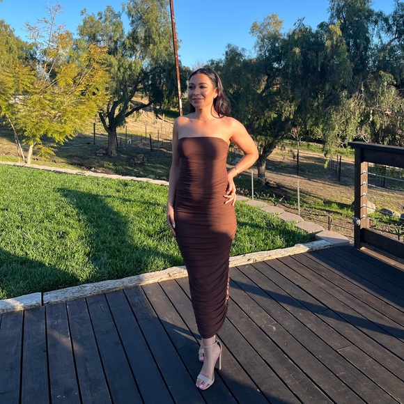 Club L London Dresses & Skirts - Chocolate brown strapless bodycon ruched mesh maxi dress.